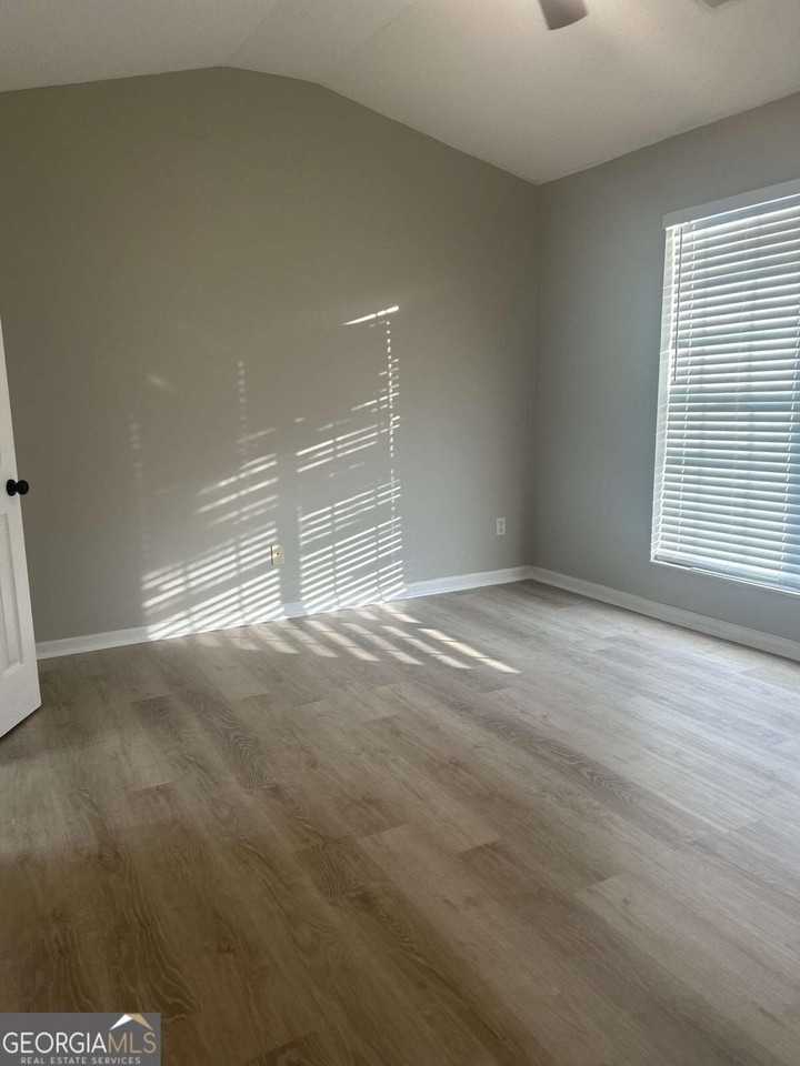 2762 Parkway Cv - Photo 6 of 8