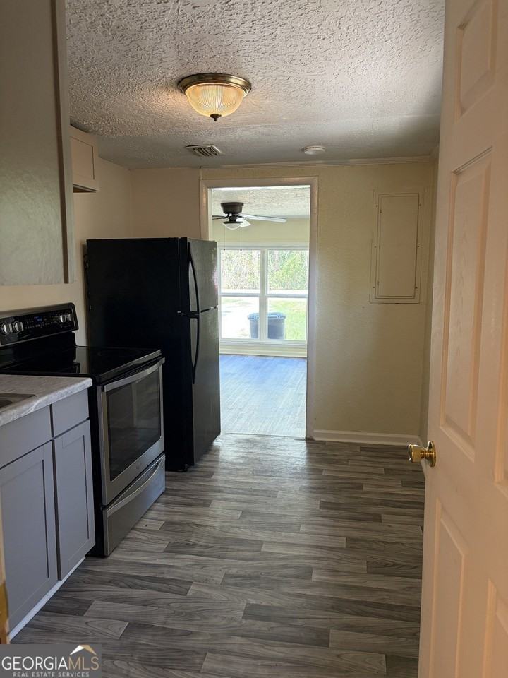 307 Finley St - Photo 6 of 17