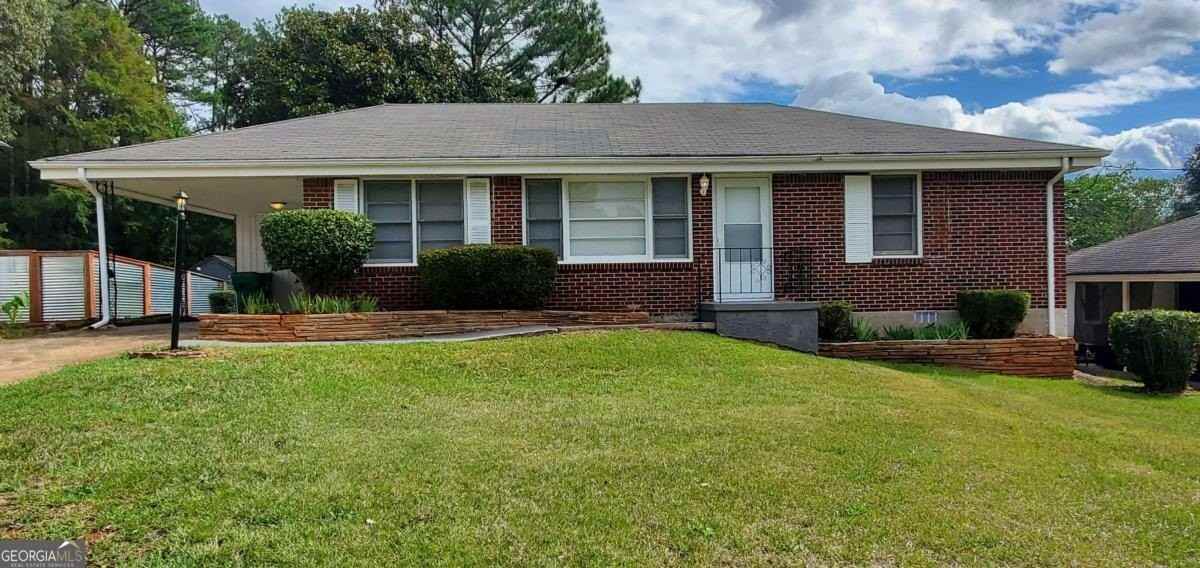 2704 Gresham Rd Se - Photo 2 of 9