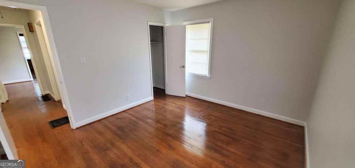 2704 Gresham Rd Se - Photo 5 of 9