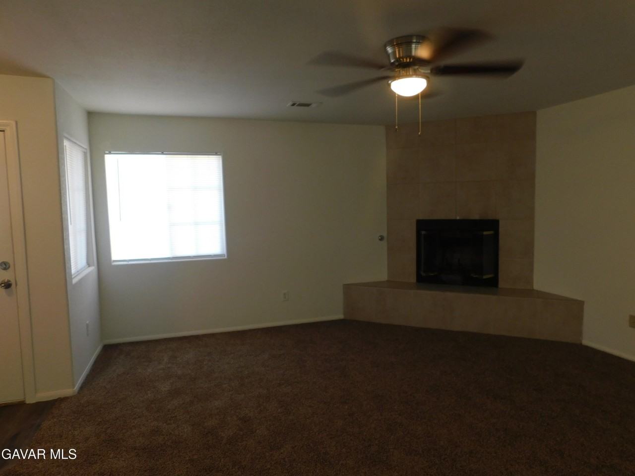 8312 Tamarack Ave - Photo 4 of 28