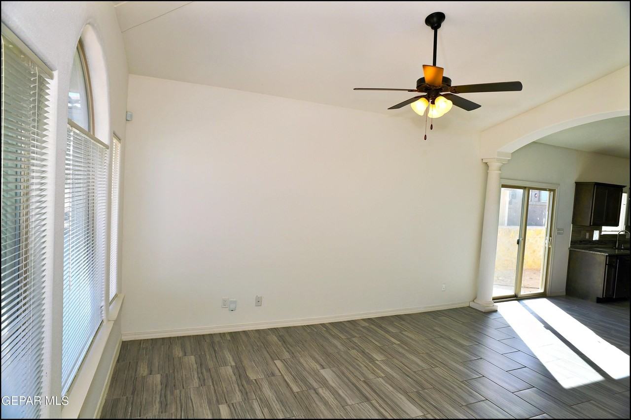 781 Croxdale St - Photo 6 of 45