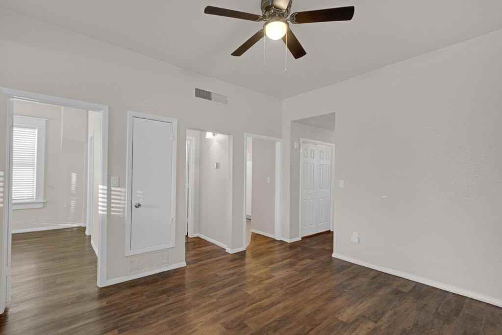 408 Nino Aguilera St - Photo 4 of 28