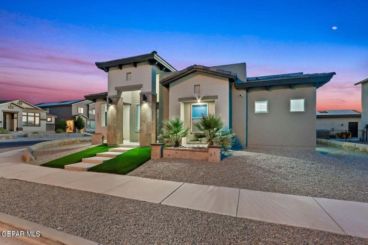 2621 Maria Casas St - Photo 4 of 41