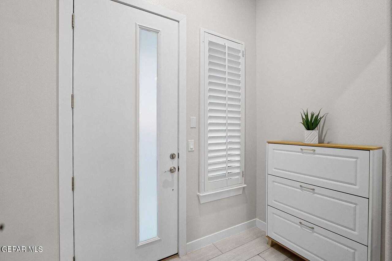 2621 Maria Casas St - Photo 7 of 41