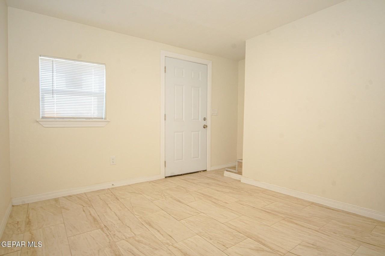 7320 Dale Rd Apt 3 - Photo 3 of 13