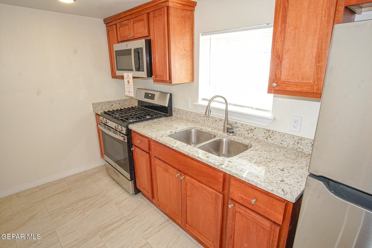 7320 Dale Rd Apt 3 - Photo 6 of 13