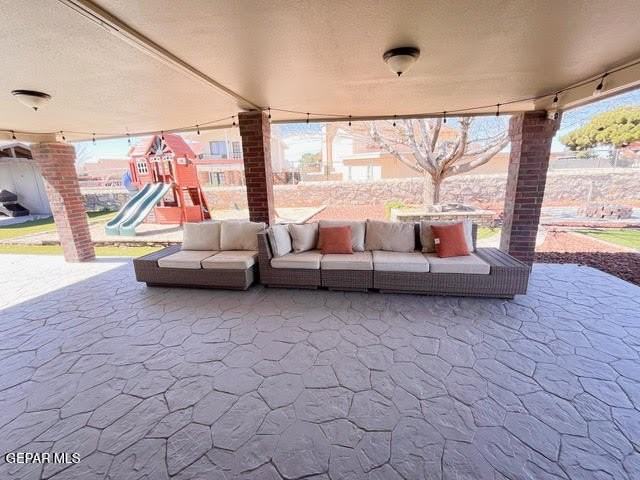 1817 Ed White Way - Photo 5 of 19