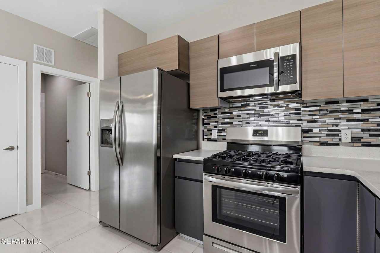 151 N Halstead Dr - Photo 7 of 22