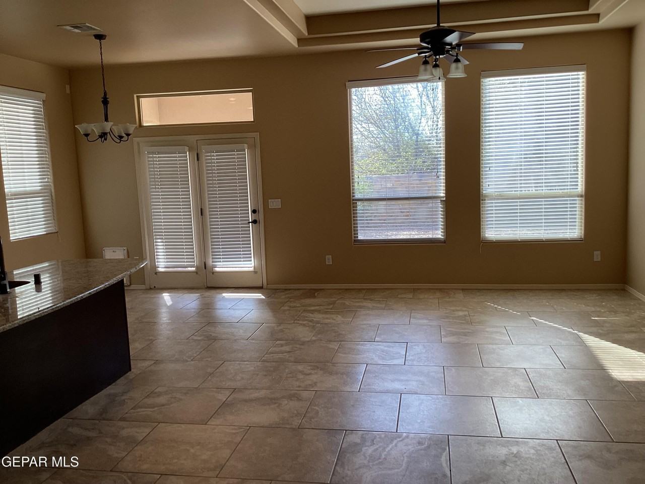 5511 Grove Dr - Photo 4 of 21