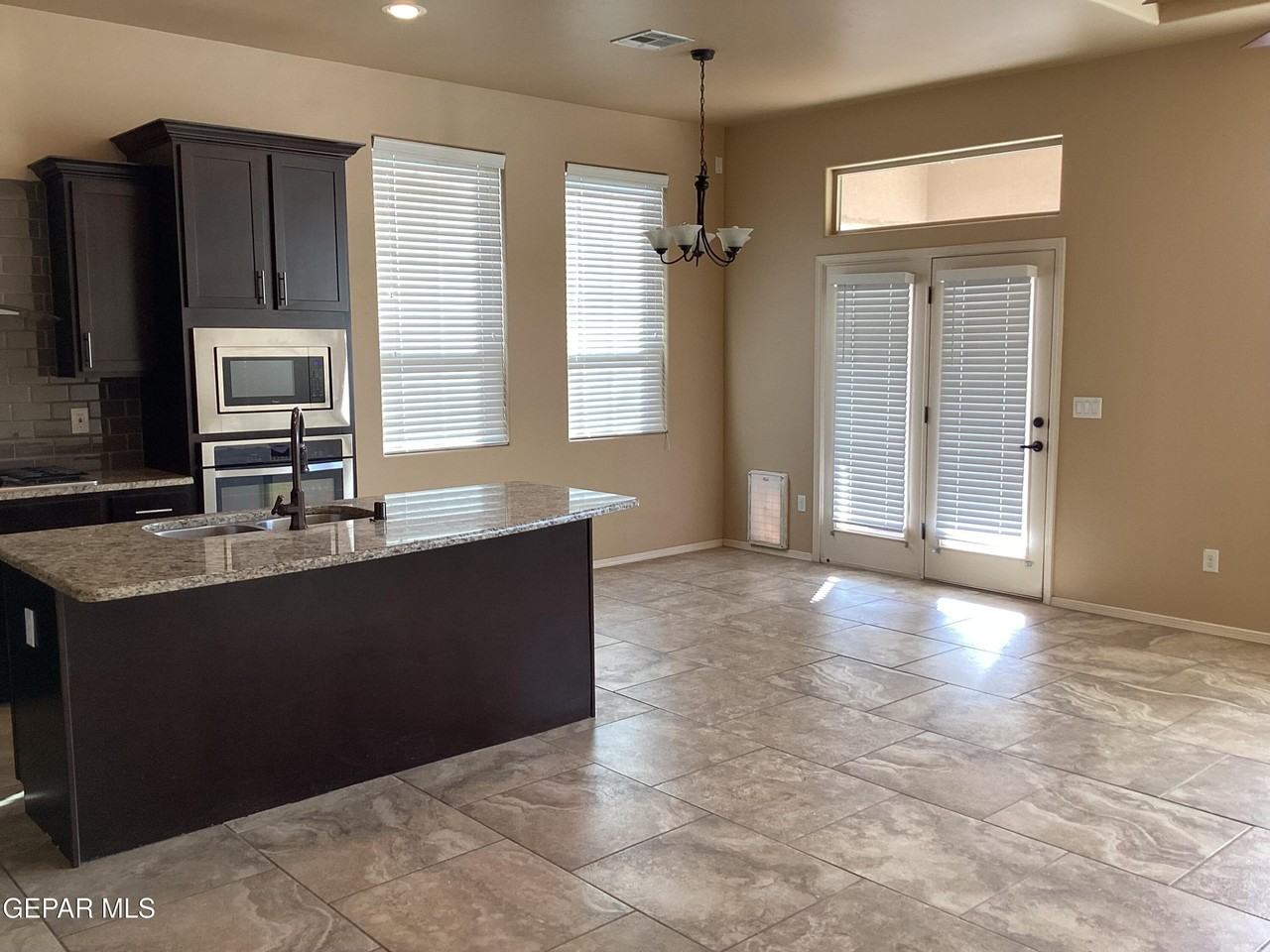 5511 Grove Dr - Photo 6 of 21