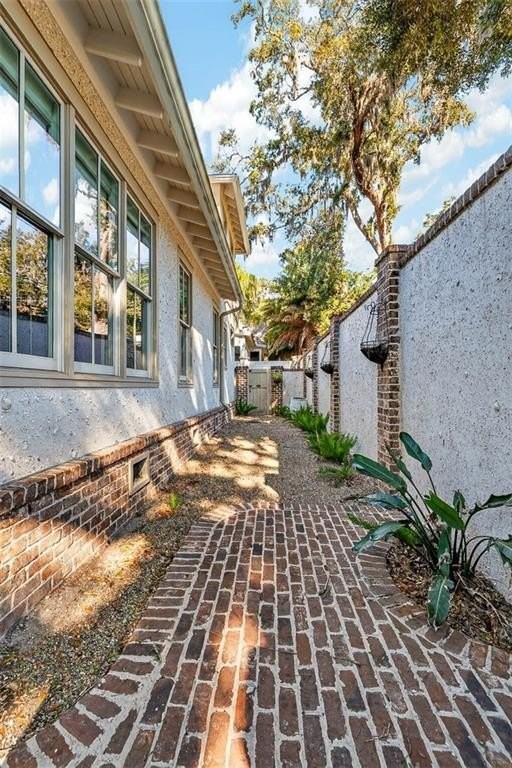 1030 Village Oaks Ln - Photo 4 of 43