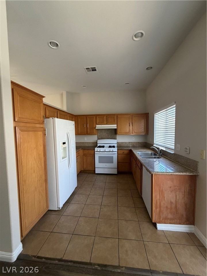 4024 W Delhi Ave - Photo 6 of 31