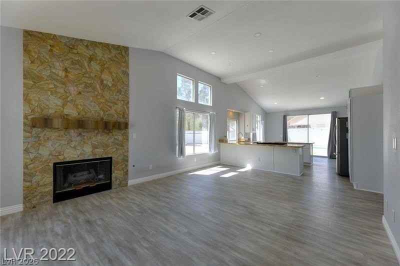 1433 Goldenspur Ln - Photo 5 of 40