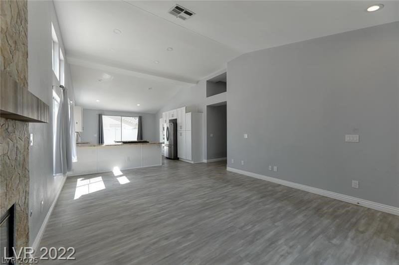 1433 Goldenspur Ln - Photo 6 of 40