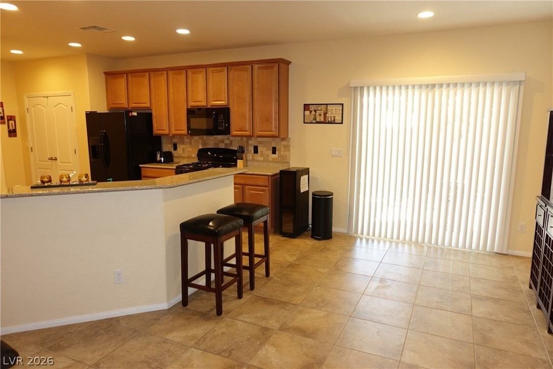 8348 Gourley Ave - Photo 6 of 35