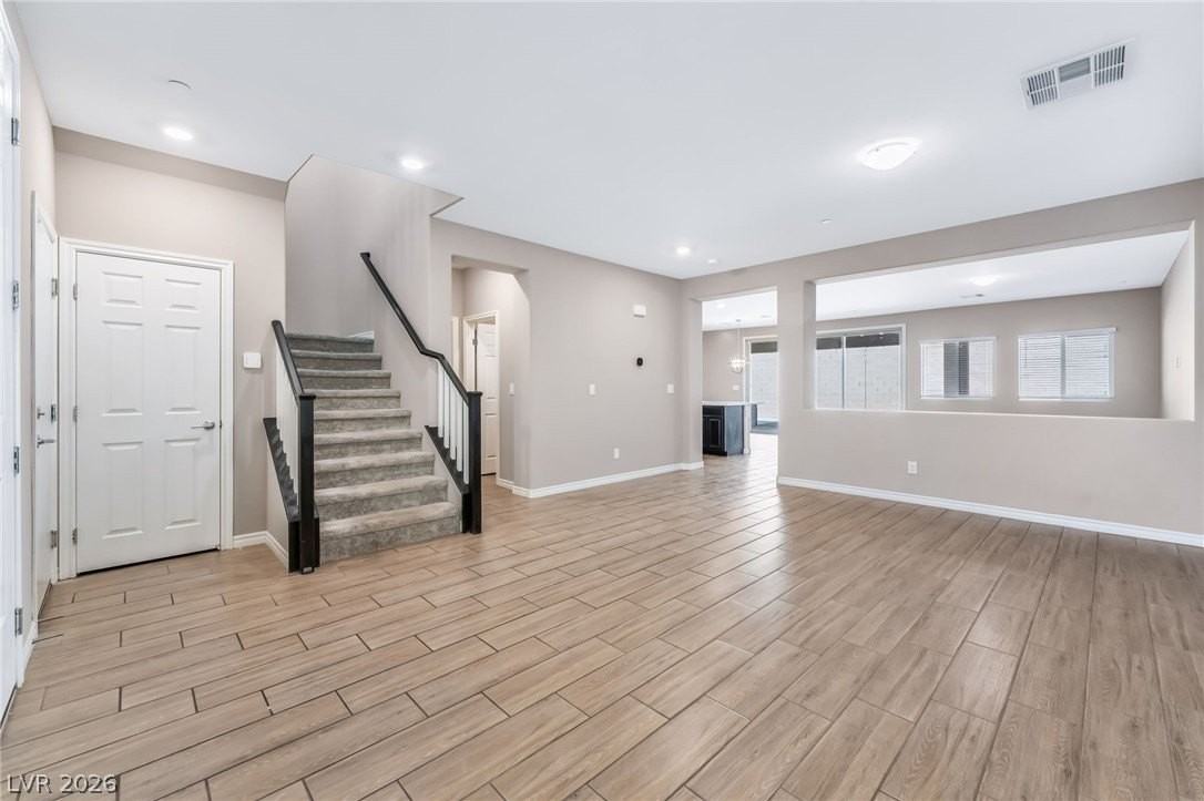 454 Lost Horizon Ave - Photo 4 of 28