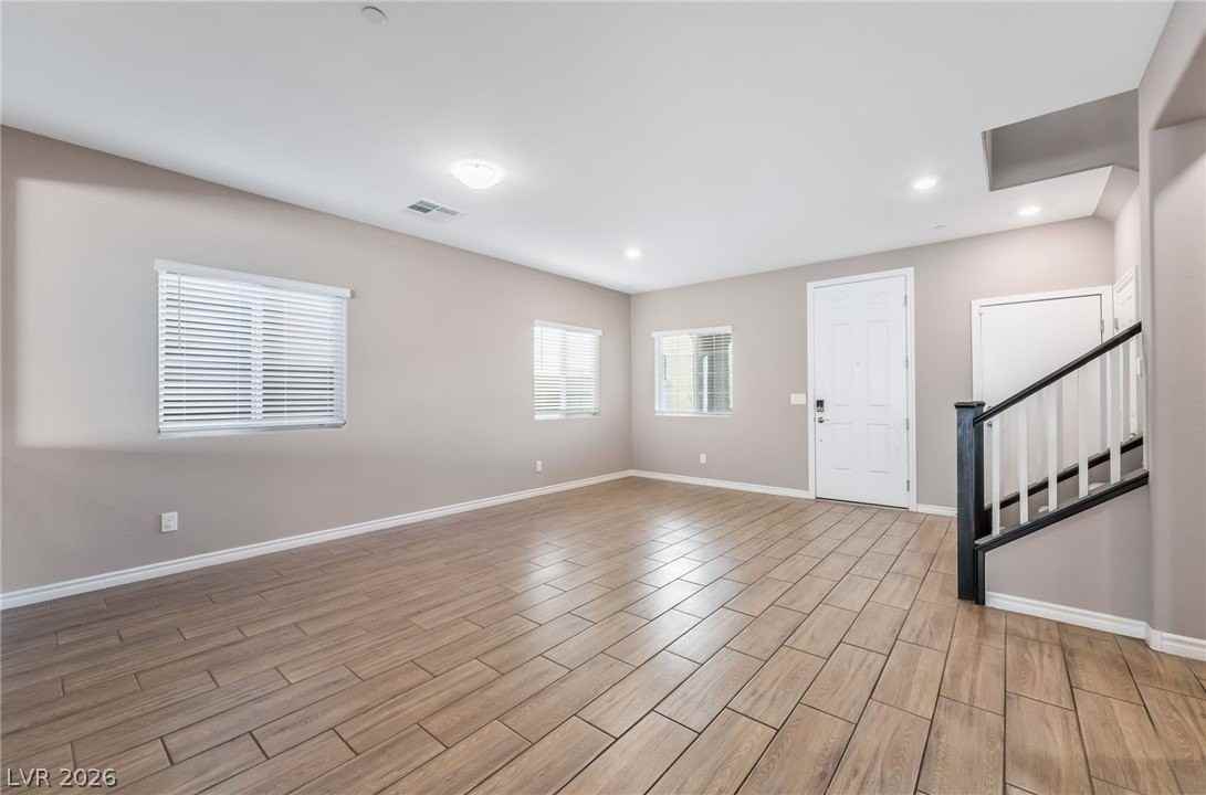 454 Lost Horizon Ave - Photo 5 of 28