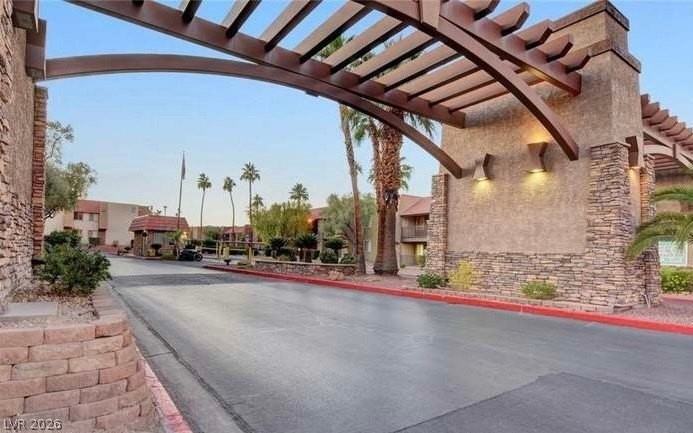 4990 River Glen Dr #168 - Photo 4 of 13