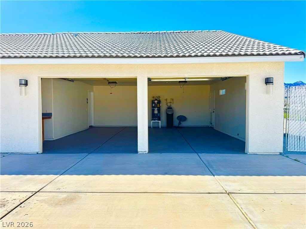 5420 N Blagg Rd - Photo 2 of 23