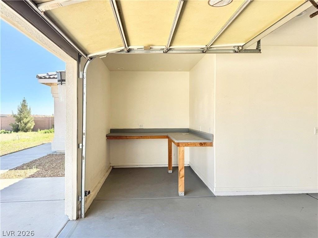 5420 N Blagg Rd - Photo 3 of 23