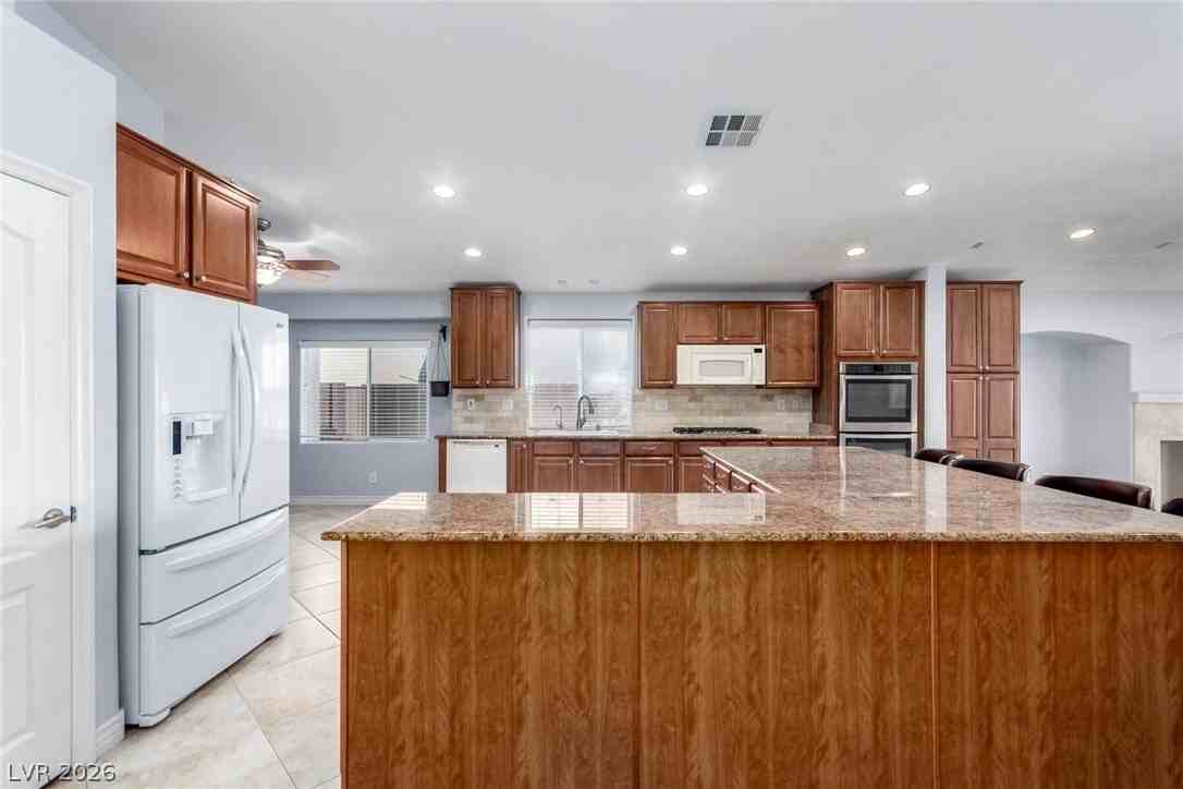 3660 Toscanella Ave - Photo 7 of 45