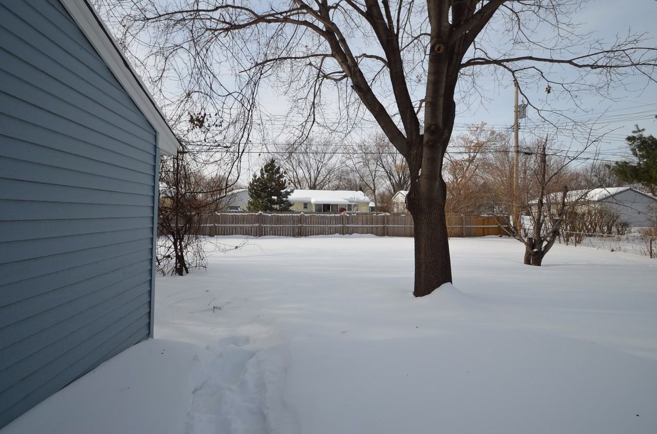 5820 6th St NE - Photo 2 of 10