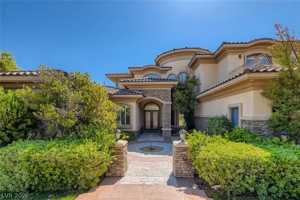 featured image of 22 Bloomfield Hills Dr