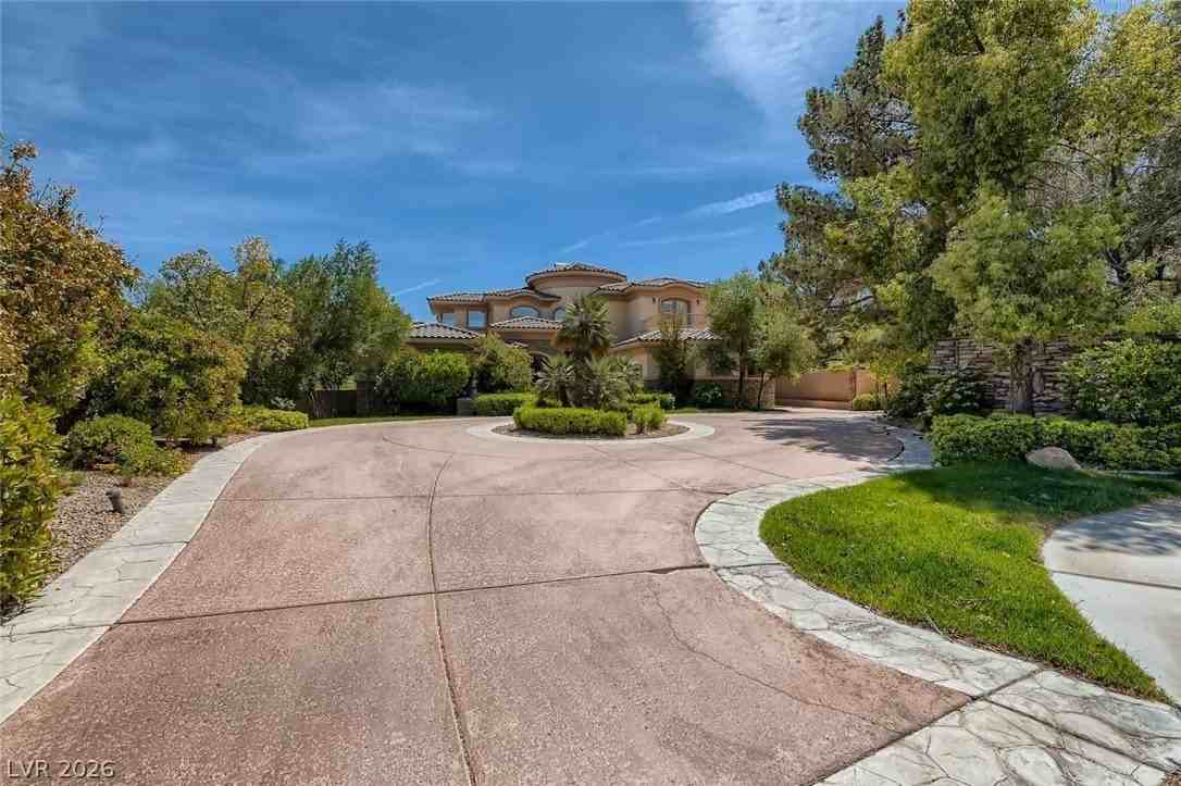 22 Bloomfield Hills Dr - Photo 2 of 41