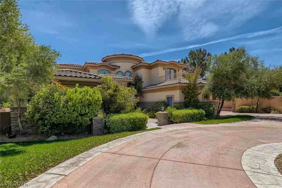 22 Bloomfield Hills Dr - Photo 4 of 41