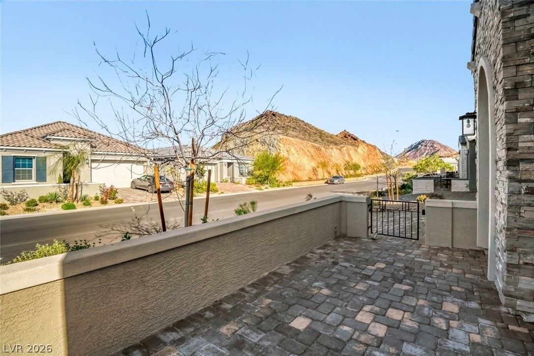 76 Tatahatso Point St - Photo 3 of 38