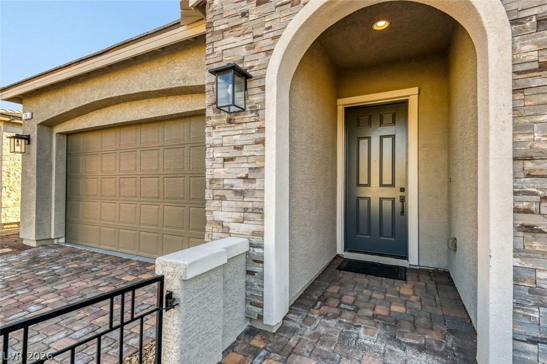 76 Tatahatso Point St - Photo 4 of 38