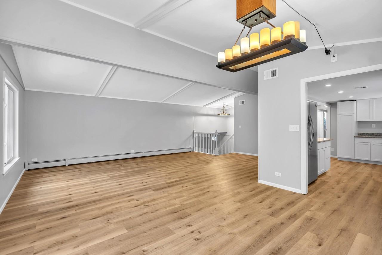 831 Opal Dr - Photo 6 of 33