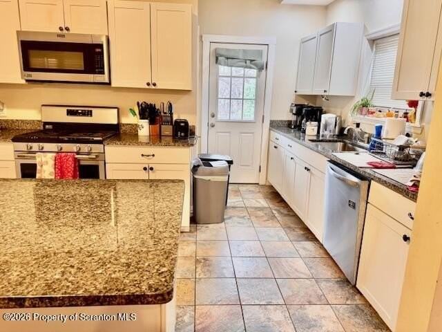 815 Monroe Ave - Photo 5 of 38