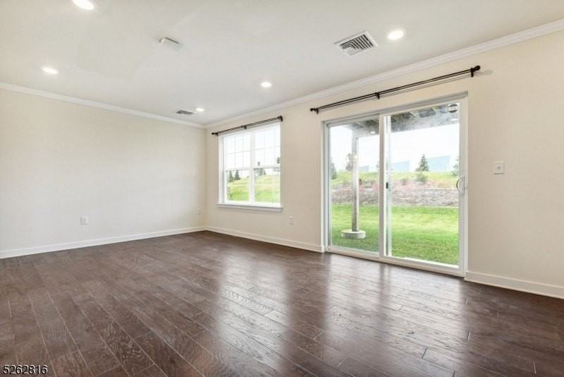 12 Gerhard Pl - Photo 5 of 14