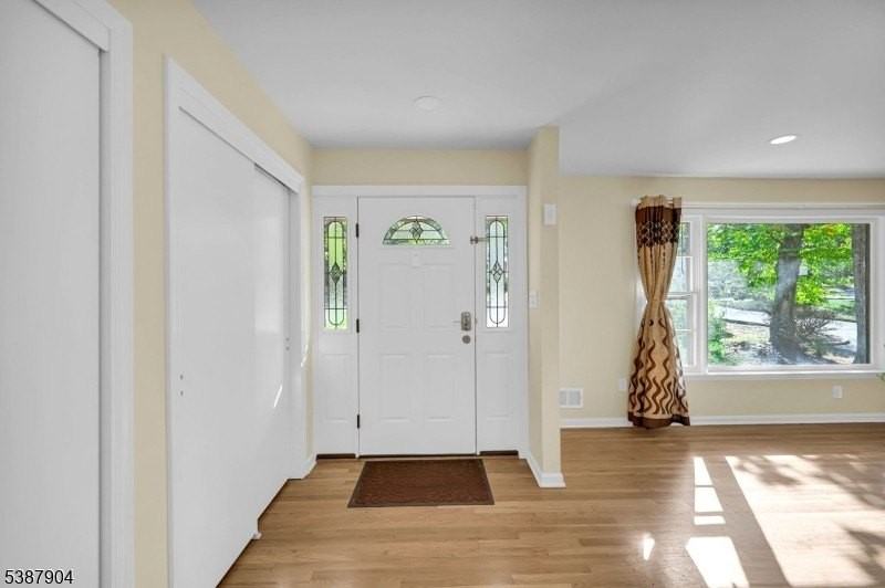 30 Shrewsbury Dr - Photo 3 of 40