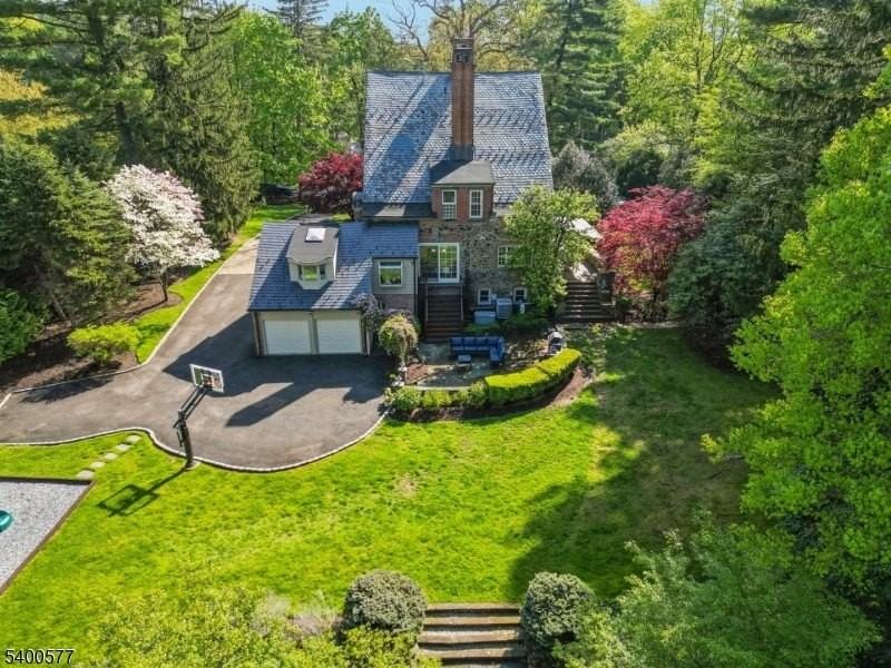 18 Chestnut Pl - Photo 7 of 34