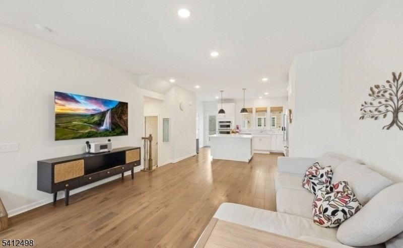 36 Cortland Ct - Photo 4 of 15