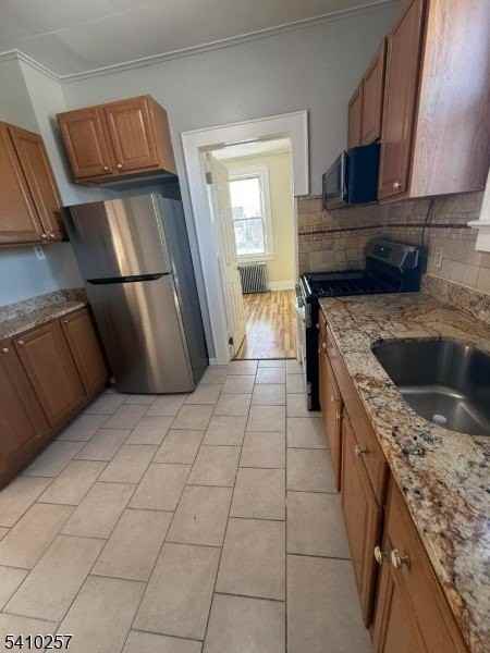 9 Orange Ave - Photo 3 of 31