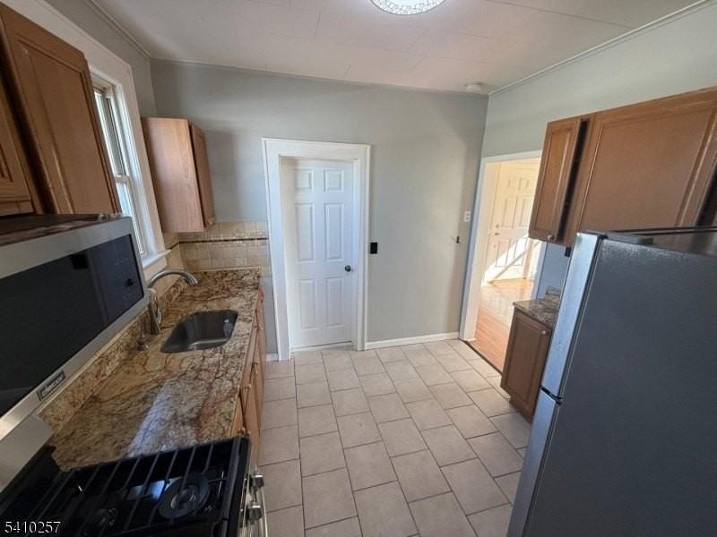 9 Orange Ave - Photo 5 of 31