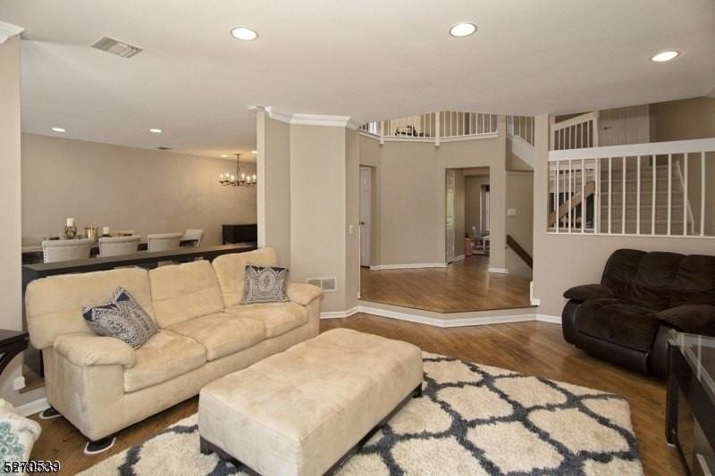 42 Schindler Ter - Photo 3 of 20