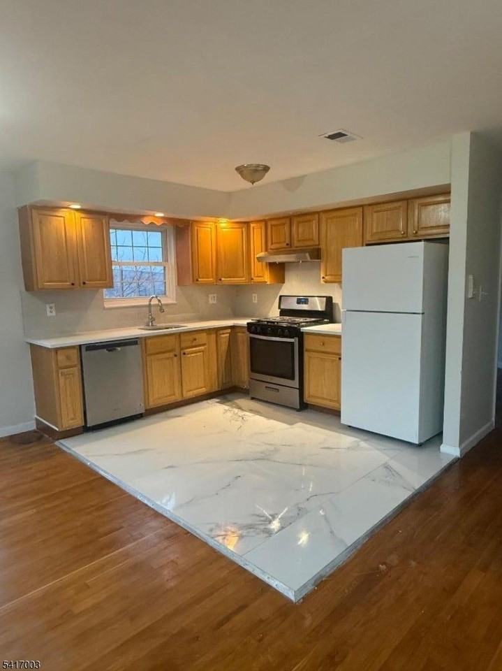 335 Broadway #2 - Photo 4 of 21