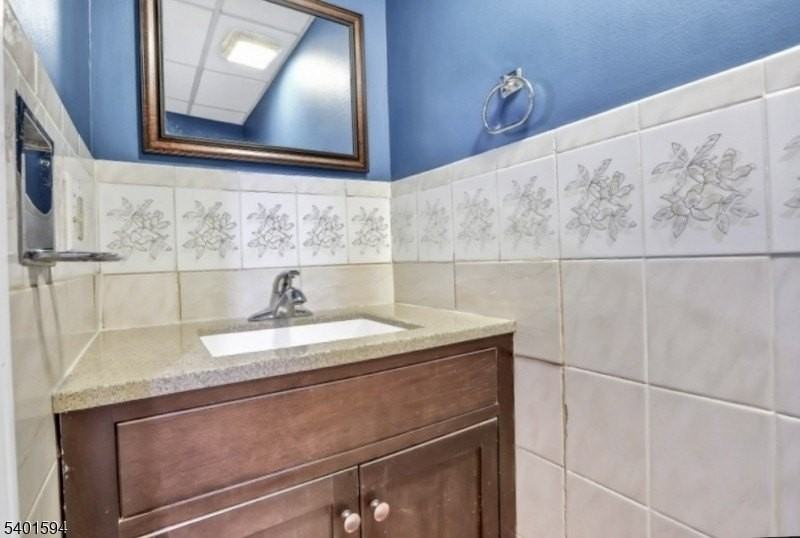 2 Cory Rd #E - Photo 7 of 13