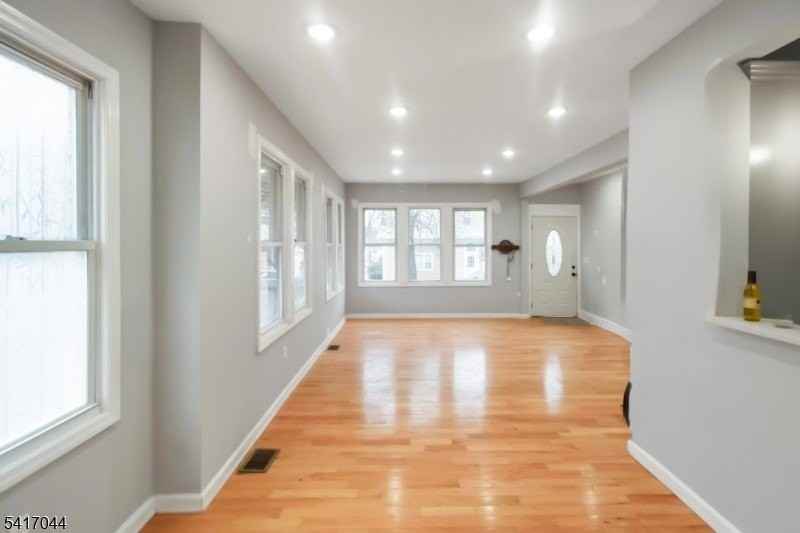 71 Knapp Ave - Photo 3 of 23