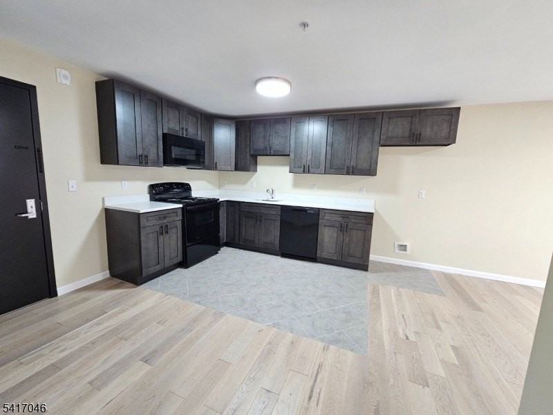 158 6th St #512 - Photo 2 of 9