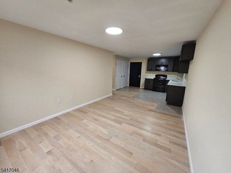 158 6th St #512 - Photo 4 of 9