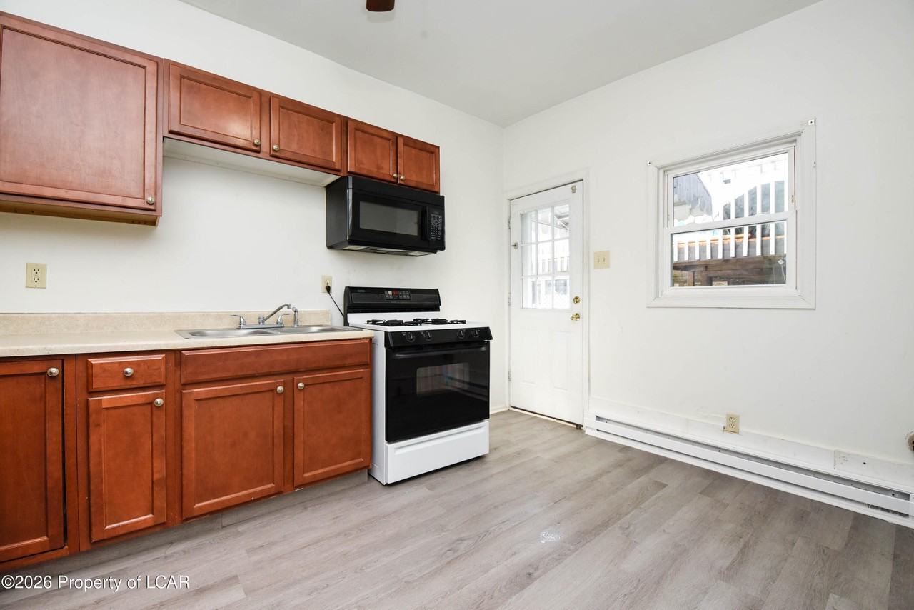 193 Boland Ave - Photo 3 of 22