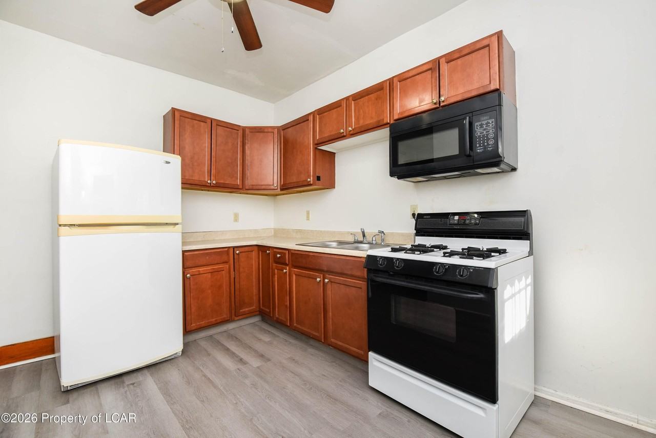 193 Boland Ave - Photo 4 of 22