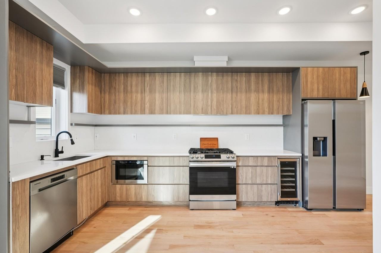 431 Palisade Ave #3 - Photo 3 of 37