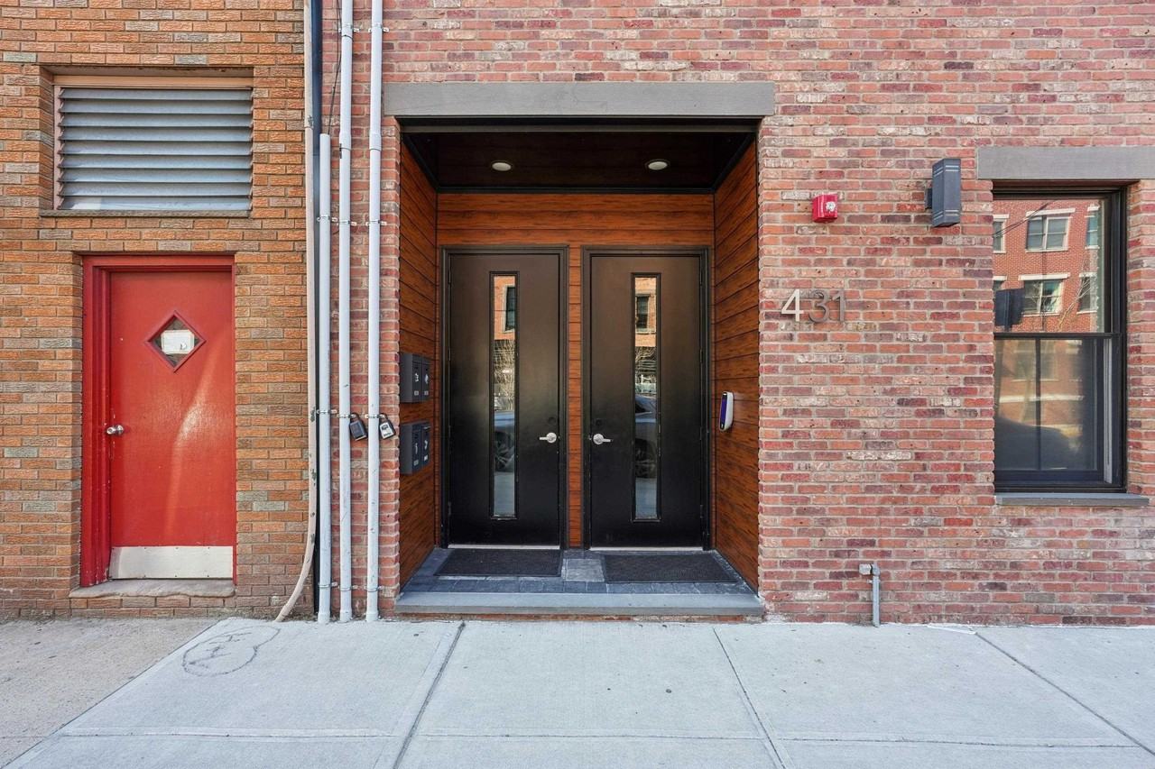 431 Palisade Ave #3 - Photo 5 of 37